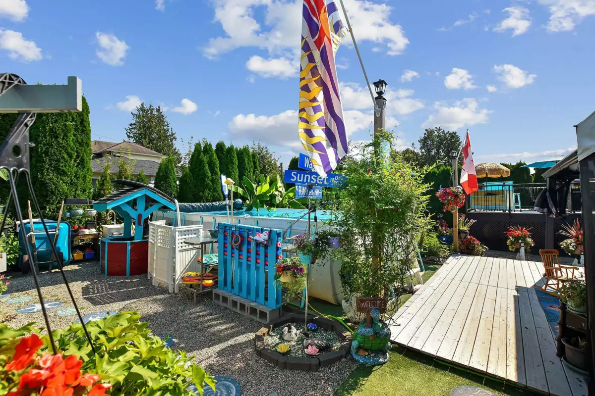 Outdoor Deck Photo of 7822 Cedar Street, Mission, BC