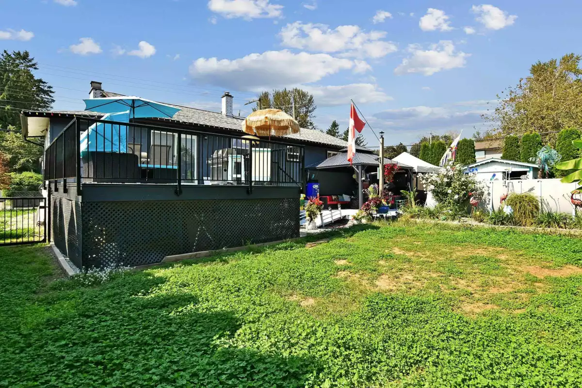 Swimming Pool Photo of 7822 Cedar Street, Mission, BC