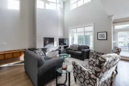 23 15989 Mountain View Drive, Surrey, BC, Surrey — Townhouse for sale