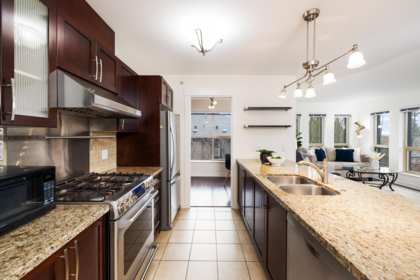 305 1468 St. Andrews Avenue, North Vancouver, BC, North Vancouver — Apartment/Condo for sale