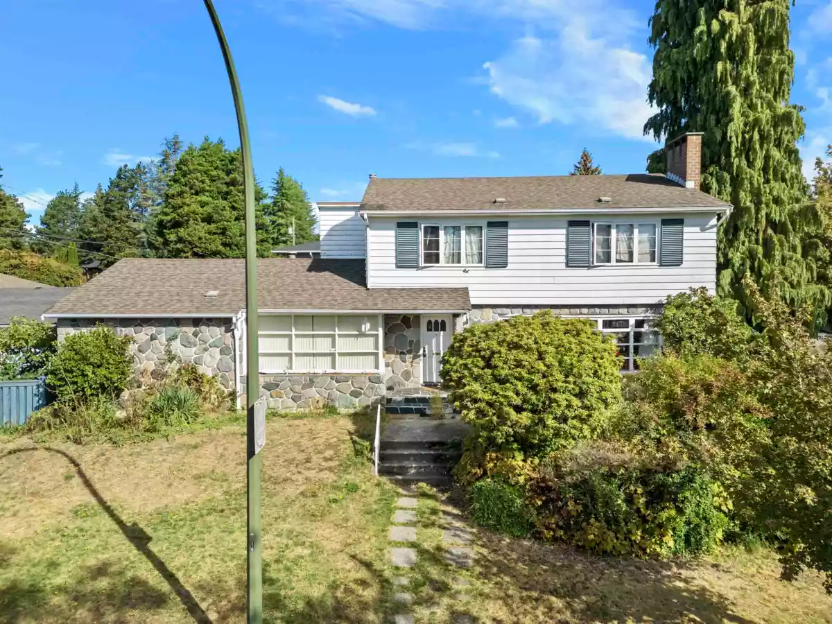 Exterior Rear Photo of 609 W 52nd Avenue, Vancouver, BC