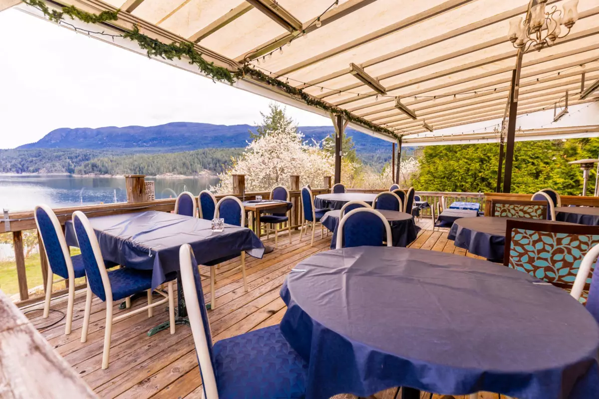 Breakfast Nook Photo of 10052 Malaspina Road, No City Value, BC