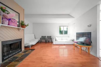5146 Hastings Street, Burnaby, BC, Burnaby — Apartment/Condo for sale