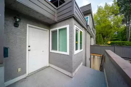 5146 Hastings Street, Burnaby, BC, Burnaby — Apartment/Condo for sale