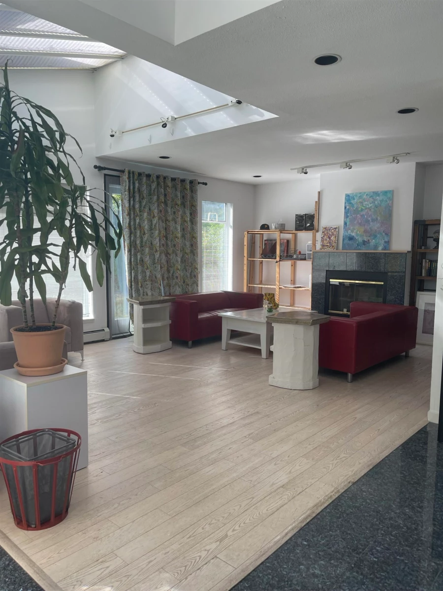 Dining Area Photo of 757 W 52nd Avenue, Vancouver, BC