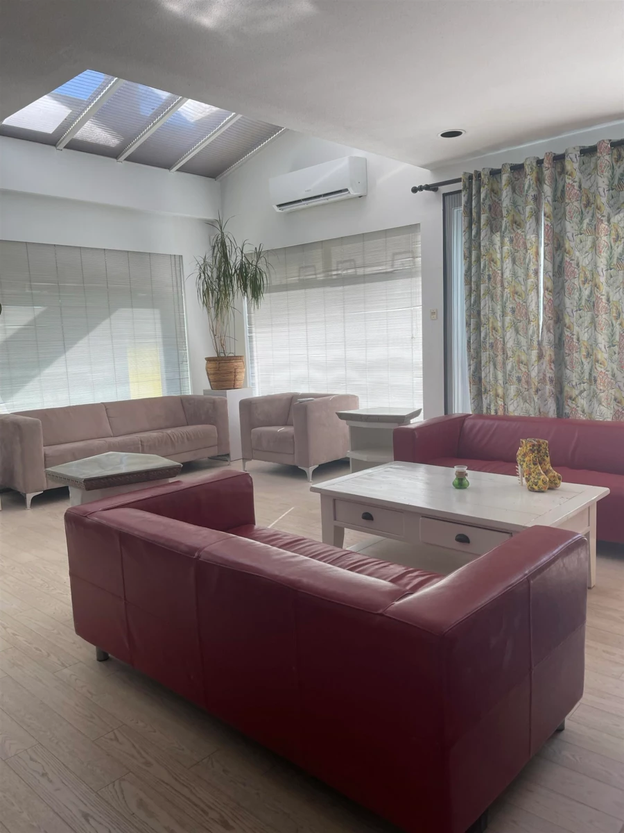 Exterior Front Photo of 757 W 52nd Avenue, Vancouver, BC