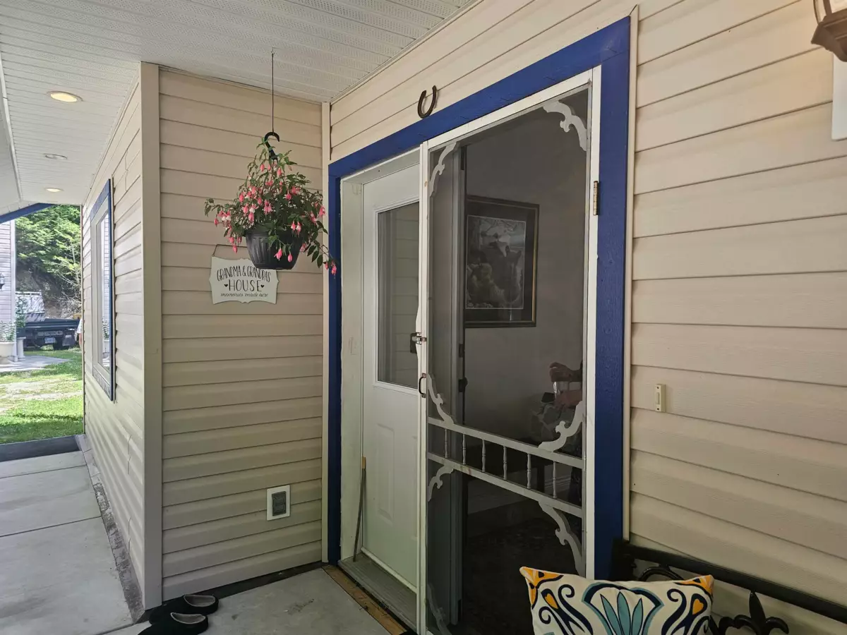 Garage Interior Photo of 5338 Daniel Road, Garden Bay, BC