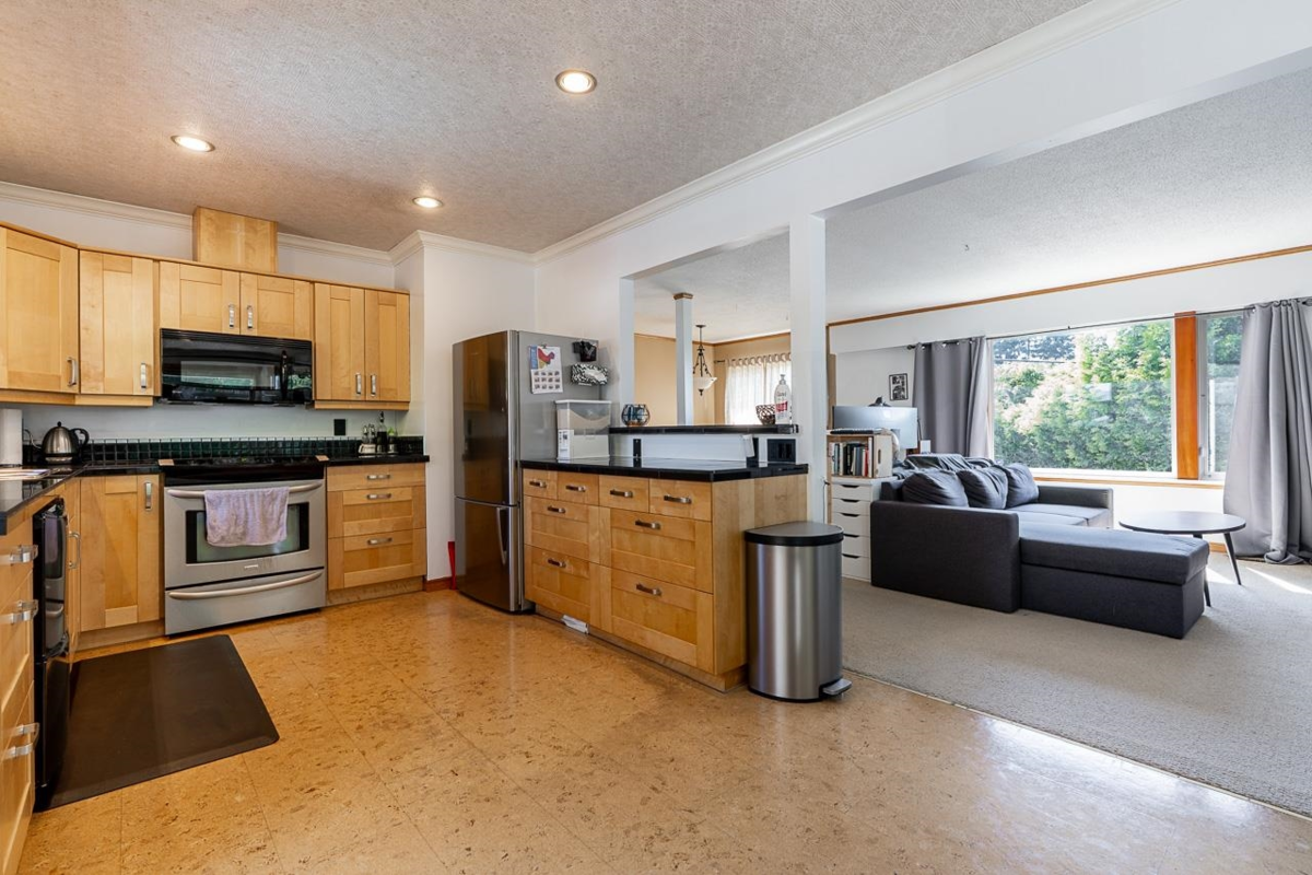 Dining Area Photo of 2226 Martens Street, Abbotsford, BC