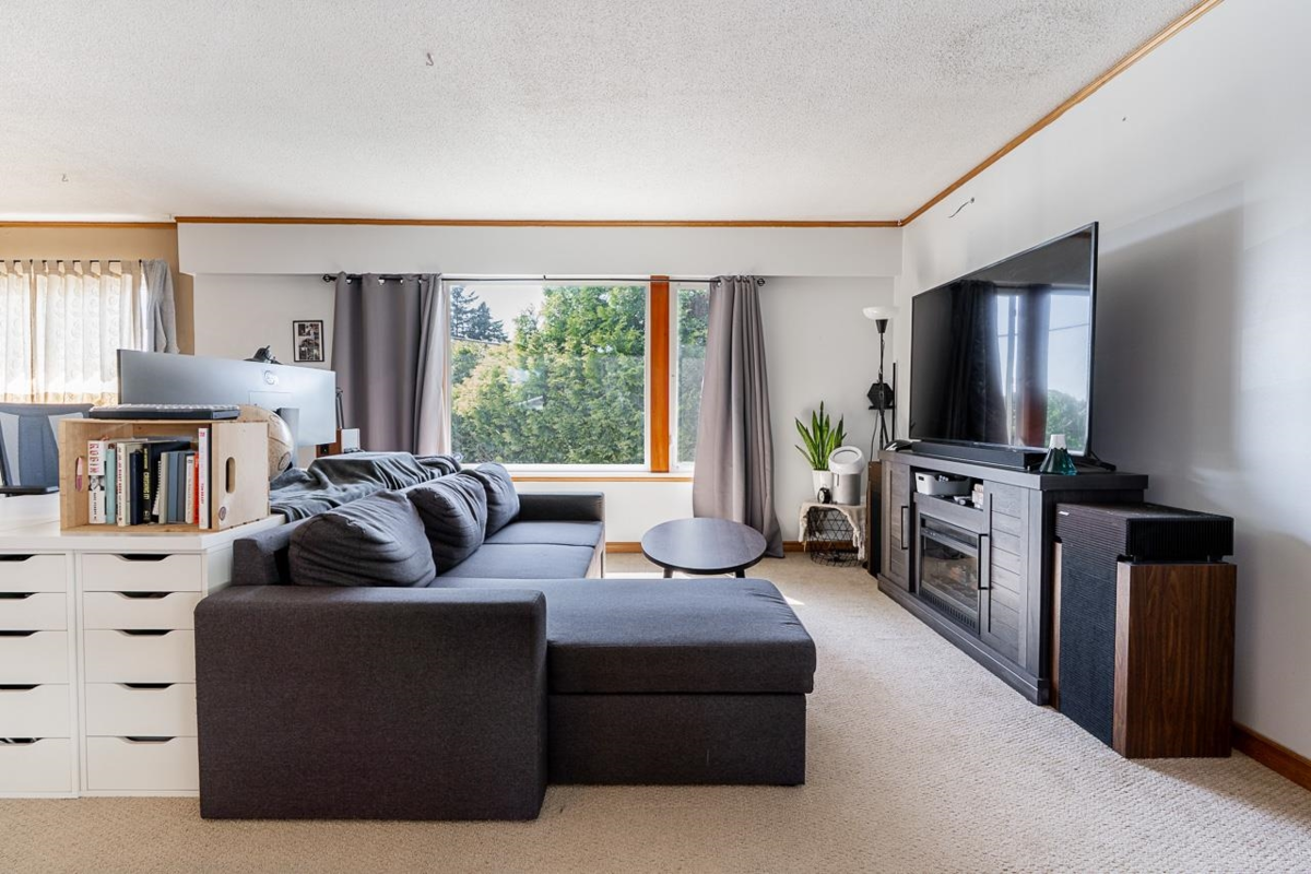 Living Room Photo of 2226 Martens Street, Abbotsford, BC