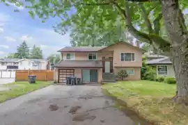 8841 140a Street, Surrey, BC