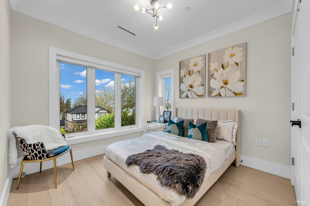 Powder Room Photo of 4112 W 11th Avenue, Vancouver, BC