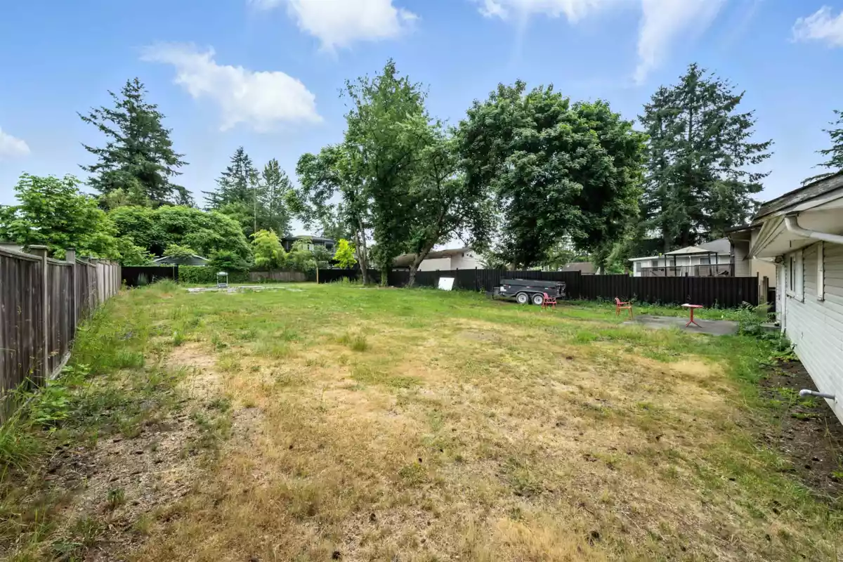 Guest Bathroom Photo of 14032 Grosvenor Road, Surrey, BC