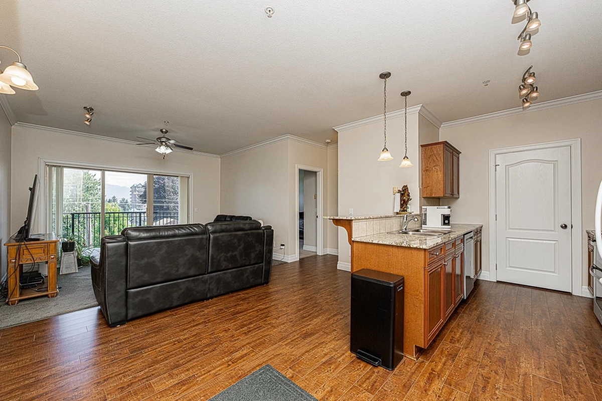 Kitchen Island Photo of 305 9270 Edward Street, Chilliwack, BC