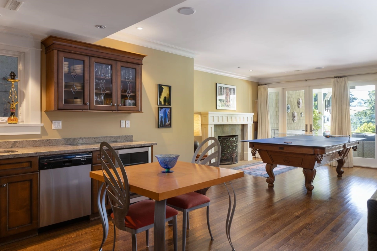 Front Yard Photo of 6154 Gleneagles Drive, West Vancouver, BC