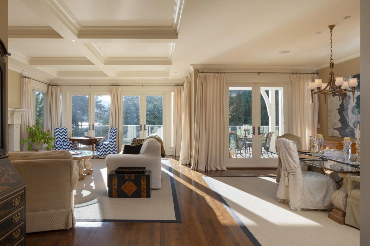 Kitchen Island Photo of 6154 Gleneagles Drive, West Vancouver, BC