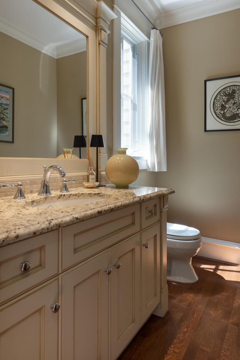 Laundry Room Photo of 6154 Gleneagles Drive, West Vancouver, BC