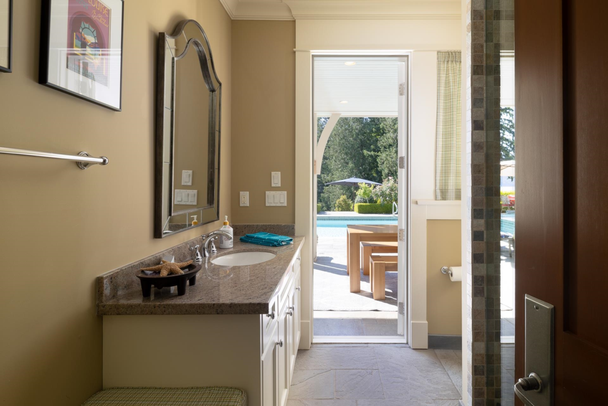 Swimming Pool Photo of 6154 Gleneagles Drive, West Vancouver, BC