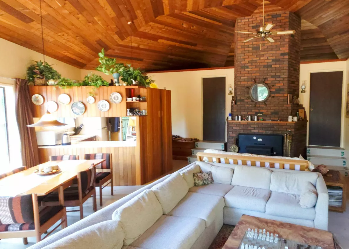 Kitchen Island Photo of 427 Collingwood Road, Keats Island, BC