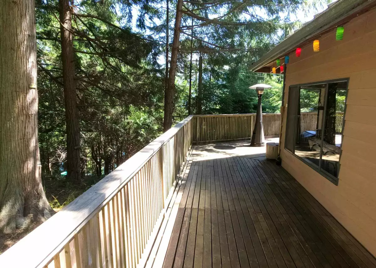 Walk-In Closet Photo of 427 Collingwood Road, Keats Island, BC