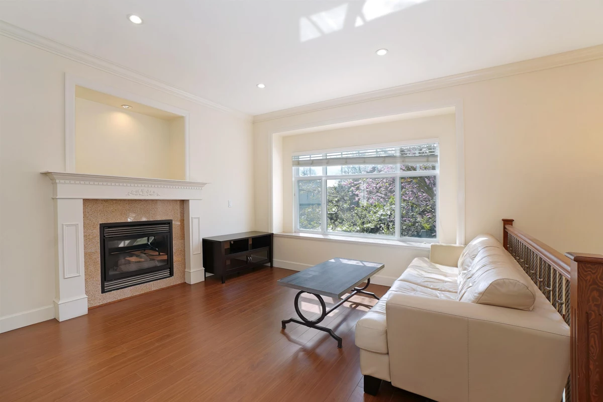Entry Foyer Photo of 10391 Williams Road, Richmond, BC