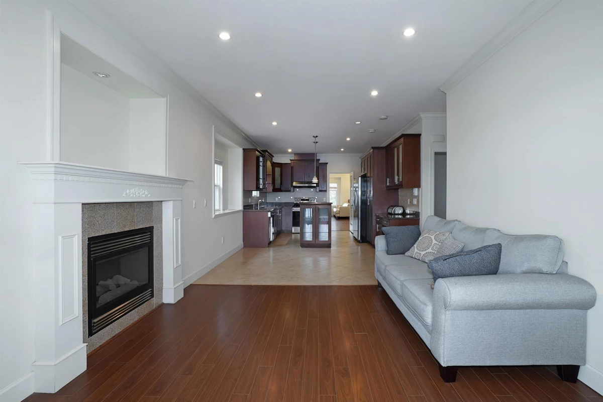 Hot Tub / Spa Photo of 10391 Williams Road, Richmond, BC