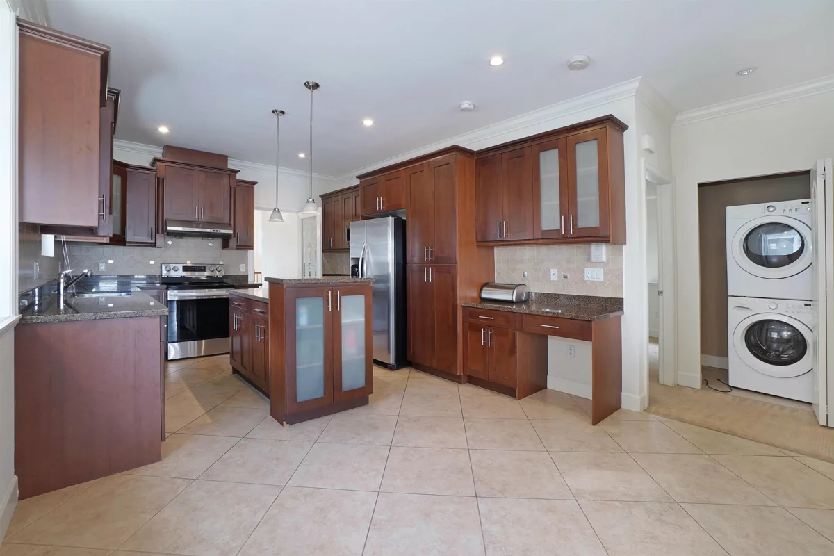 Primary Bathroom Photo of 10391 Williams Road, Richmond, BC