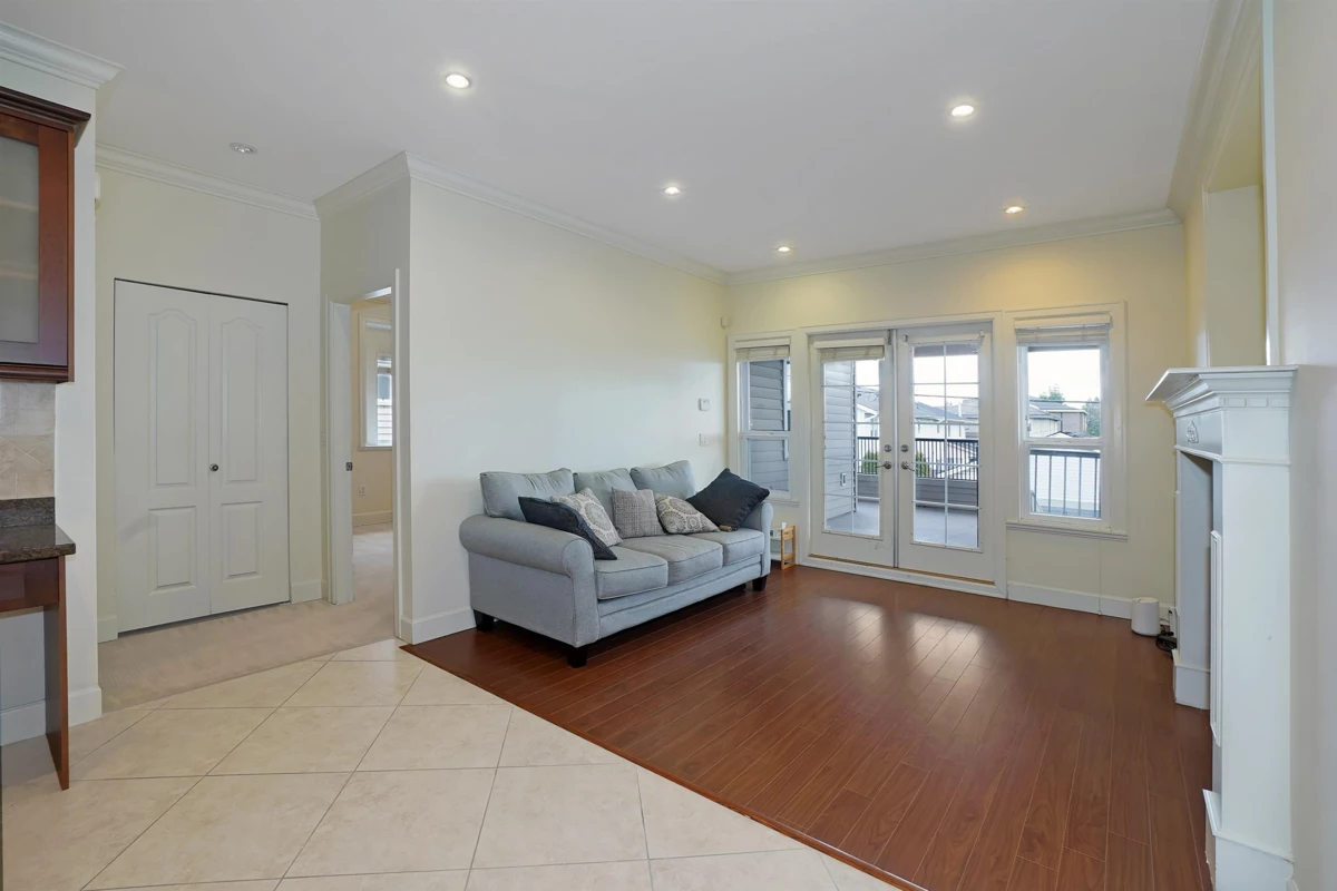 Swimming Pool Photo of 10391 Williams Road, Richmond, BC