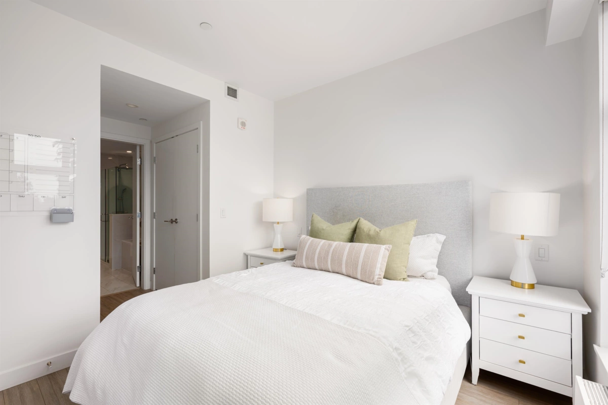 Bedroom 3 Photo of 208 707 E 3rd Street, North Vancouver, BC