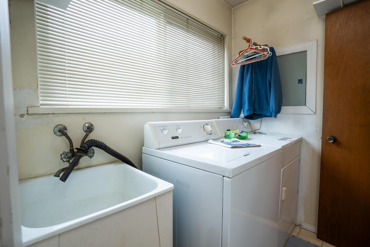 Walk-In Closet Photo of 5086 12 Avenue, Delta, BC