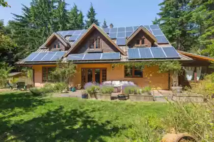 320 Forest Ridge Road, Bowen Island, BC, Bowen Island — Single Family Residence for sale