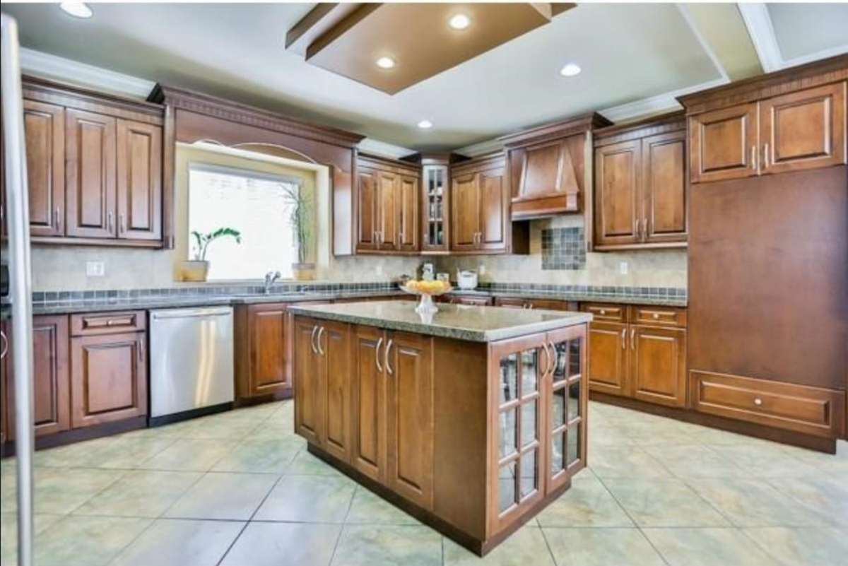 Breakfast Nook Photo of 17440 103b Avenue, Surrey, BC