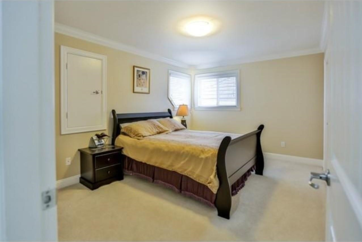 Guest Bathroom Photo of 17440 103b Avenue, Surrey, BC