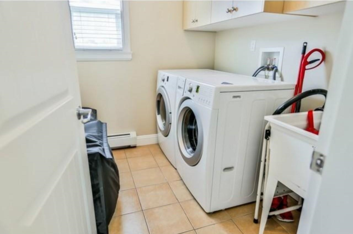 Walk-In Closet Photo of 17440 103b Avenue, Surrey, BC