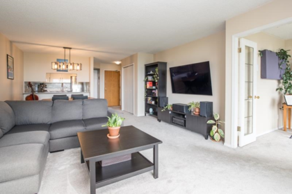 402 1045 Quayside Drive, New Westminster, BC, New Westminster — Apartment/Condo for sale
