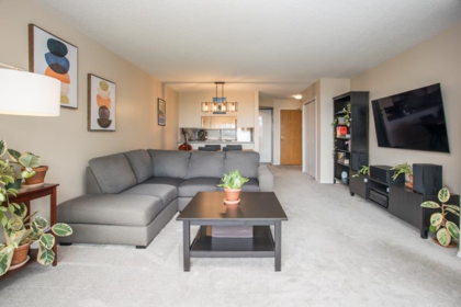 402 1045 Quayside Drive, New Westminster, BC, New Westminster — Apartment/Condo for sale