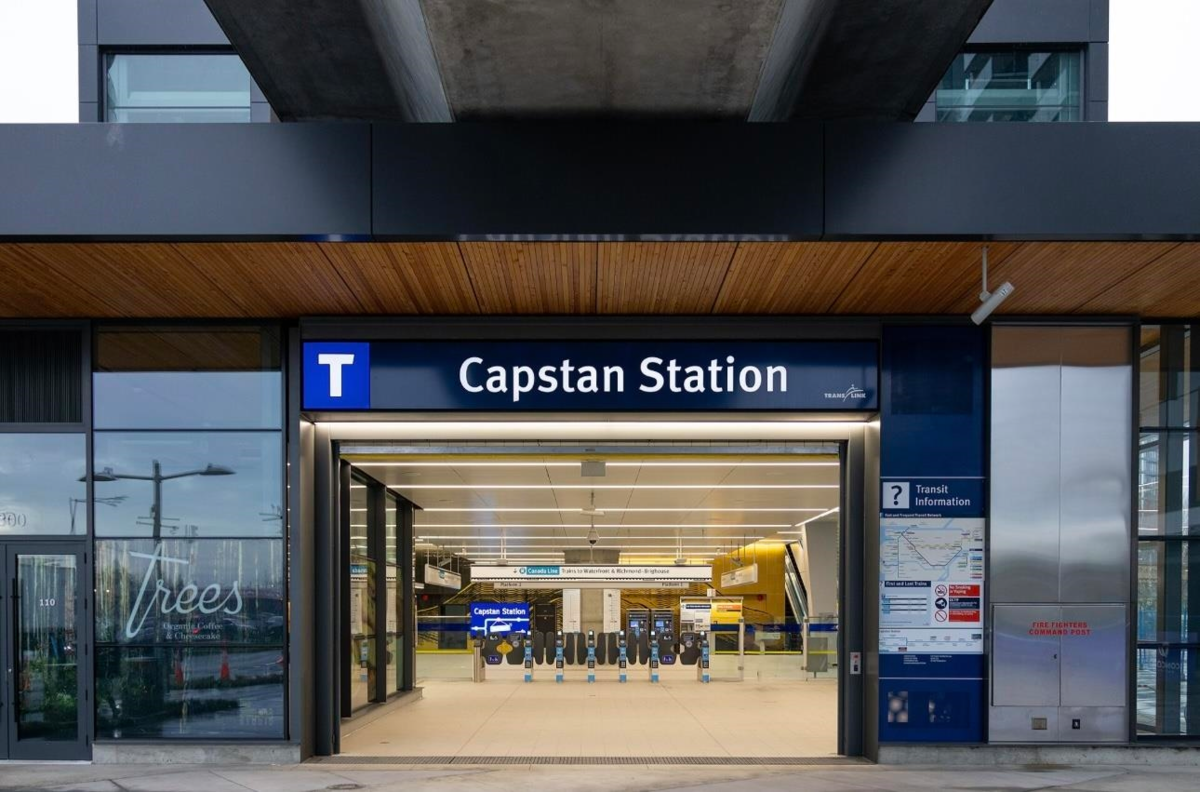 Entry Foyer Photo of 609 3111 Corvette Way, Richmond, BC