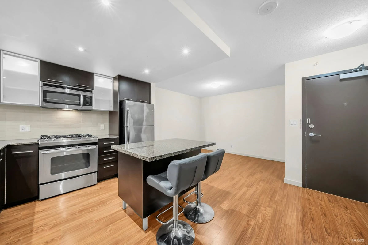 Kitchen Photo of 609 3111 Corvette Way, Richmond, BC