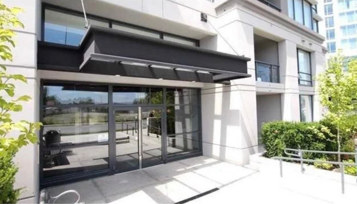 Mudroom Photo of 609 3111 Corvette Way, Richmond, BC