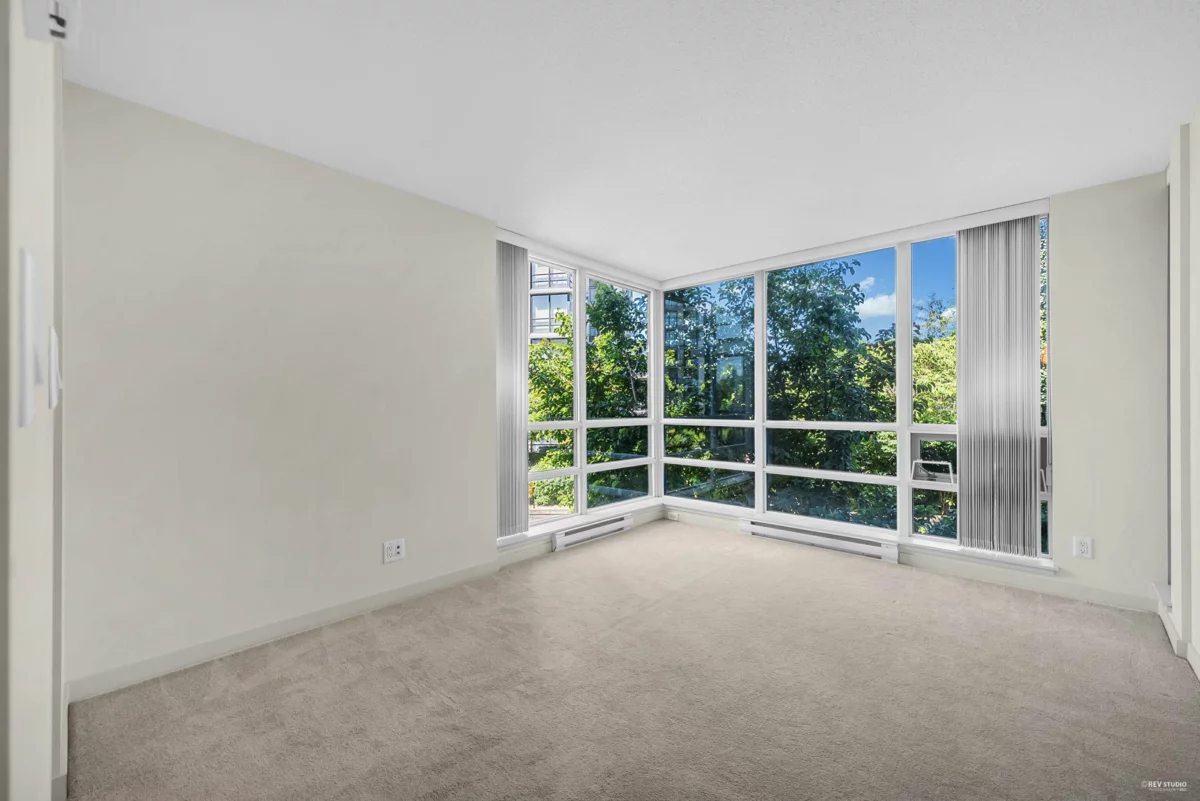Primary Bathroom Photo of 609 3111 Corvette Way, Richmond, BC