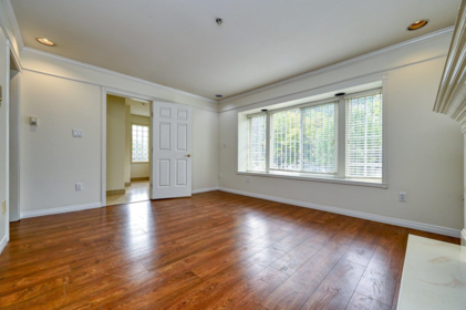 Entry Foyer Photo of 3315 Charles Street, Vancouver, BC