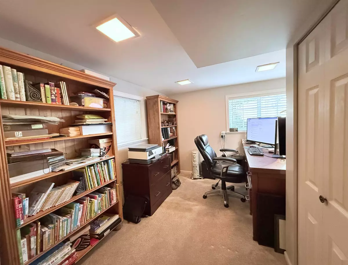 Basement Recreation Room Photo of 680 Thompson Avenue, Coquitlam, BC