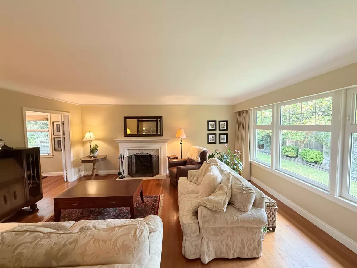 Family Room Photo of 680 Thompson Avenue, Coquitlam, BC