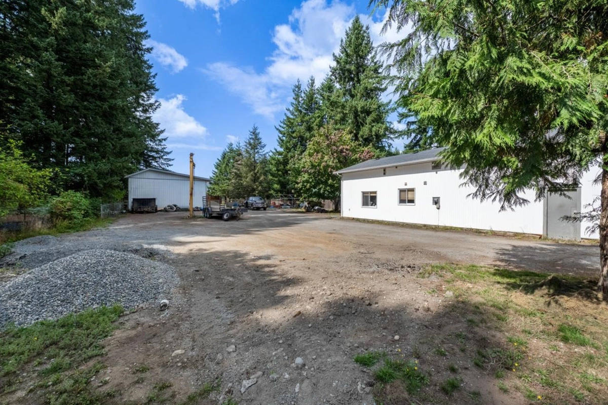 Entry Foyer Photo of 3283 196 Street, Surrey, BC