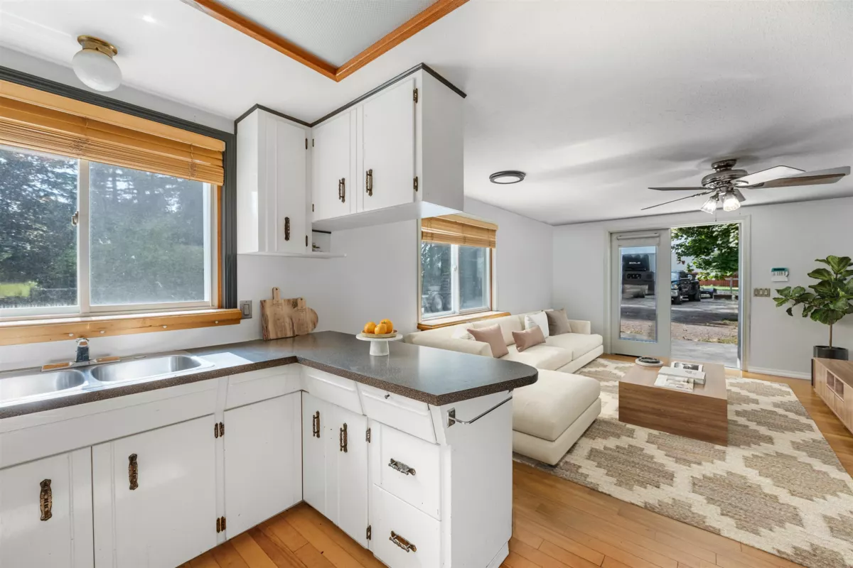 Guest Bathroom Photo of 3283 196 Street, Surrey, BC