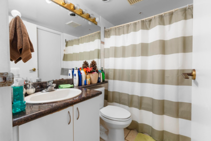 504 6611 Cooney Road, Richmond, BC, Richmond — Apartment/Condo for sale