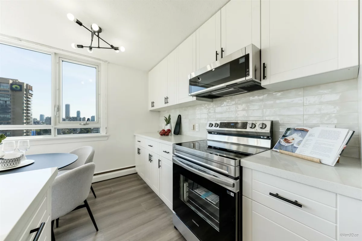 Dining Area Photo of 2407 1850 Comox Street, Vancouver, BC