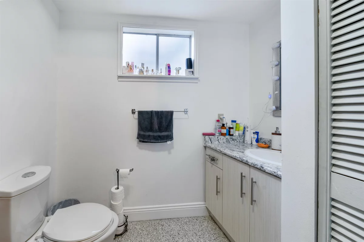 Basement Recreation Room Photo of 34638 Ascott Avenue, Abbotsford, BC