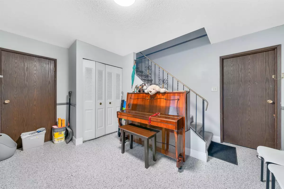 Powder Room Photo of 34638 Ascott Avenue, Abbotsford, BC