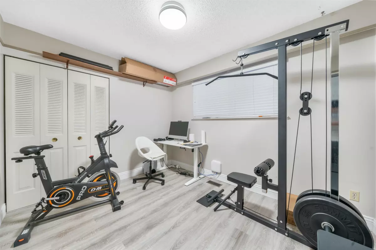 Walk-In Closet Photo of 34638 Ascott Avenue, Abbotsford, BC