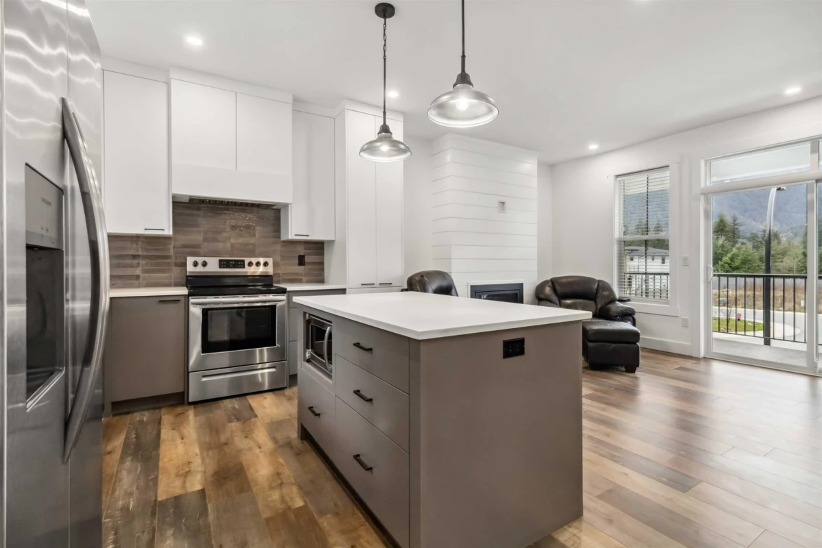 Family Room Photo of 63886 Beech Avenue, Hope, BC